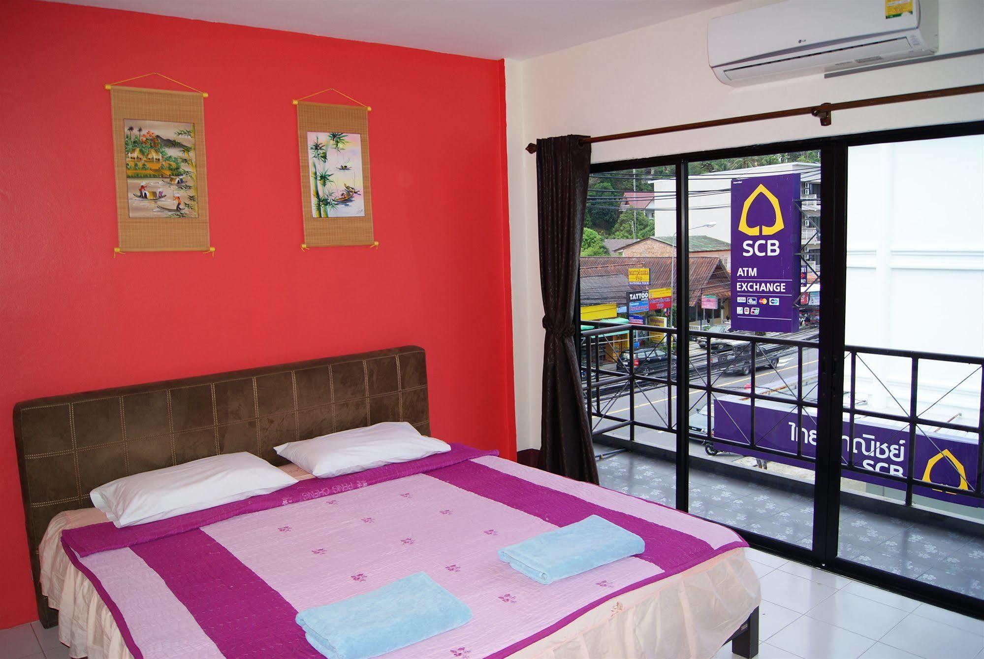 Pineapple Guesthouse Phuket Exterior photo